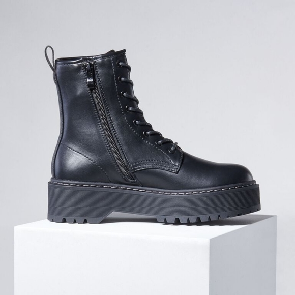 Steve Madden Shoes - SOLD Steve Madden Platform Combat Bettyy Boots